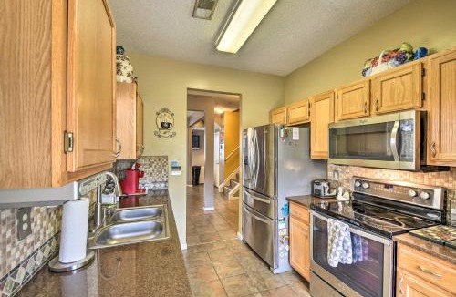 Hampton House | Hampton Home w/Fireplace + Close to Beaches!