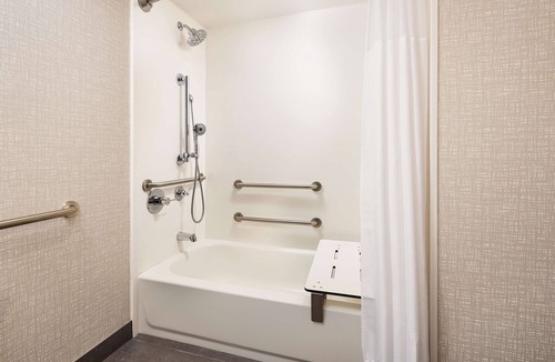 Massillon Hotel | Hampton Inn Massillon