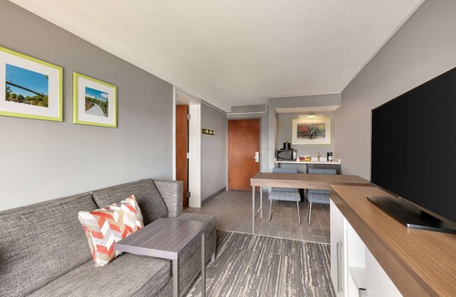 Simpsonville Hotel | Hampton Inn Simpsonville