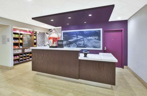 Oakwood Village Hotel | Hampton Inn & Suites Oakwood Village-Cleveland