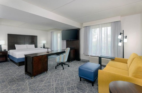 Pensacola Hotel | Hampton Inn & Suites Pensacola/Gulf Breeze
