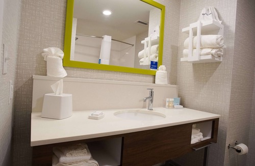 Barton Hotel | Hampton Inn & Suites St. Clairsville