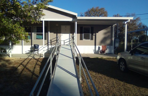 Homosassa House | Handicap Accessible Private Spacious Beautiful Family Home 5 Acres Pet Friendly