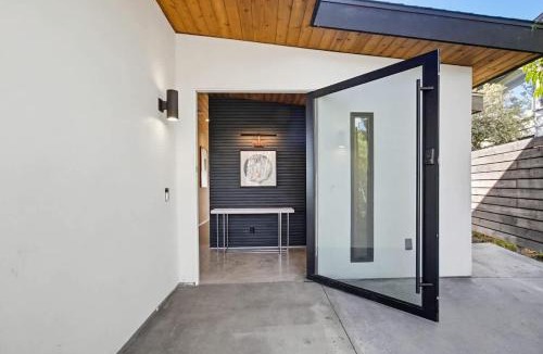 Roseville - Fleet Ridge House | Harbor View - stunning 3 Bedroom 2.5 Bath modern home with panoramic views