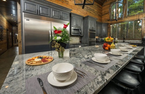 Broken Bow Cabin | Heated Pool + Pickleball + Mini Golf | Ultimate Group Getaway