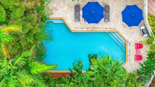 Coral Ridge House | Heated pool Quiet Neighborhood Family Vacation Escape Key