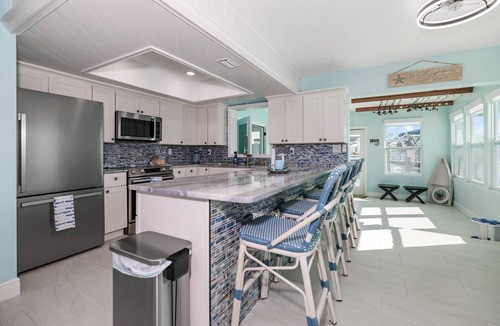 Spring Hill House | Hernando Beach Waterfront Escape 3/BR, 2BA Boat and Jet Ski Dock!