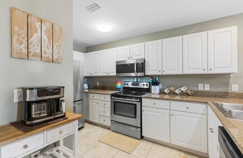 Innerarity Townhomes House | Hidden Oasis: Great Waterfront Unit with 2 Kayaks!