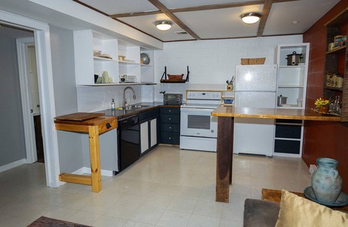 Waynesburg Apartment | Hidden Tracks, Long Term stays welcome
