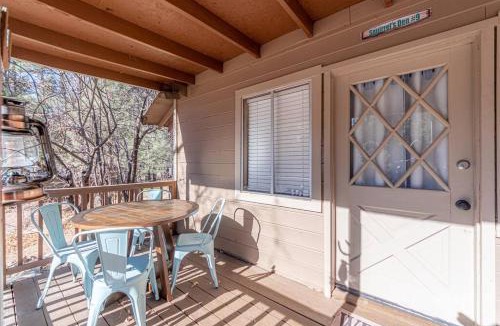 Christopher Creek House | Hideaway forest cabin 9 Squirrels Den