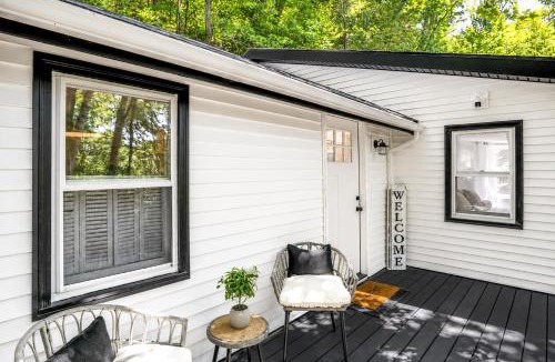 Monroe Bridge House | High-Design Monroe Cabin on 2 Private Acres!