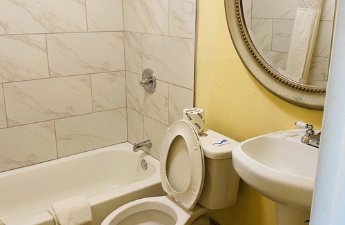 Athens Hotel | Highlander Motel