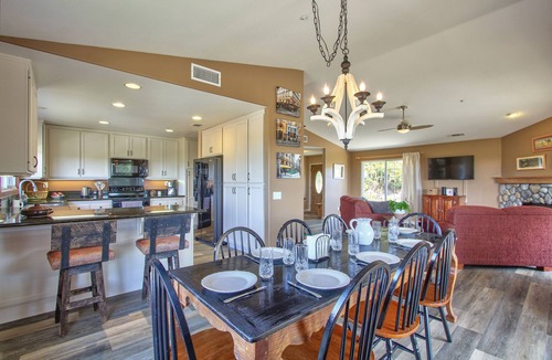 Fallbrook House | Hilltop Comforts