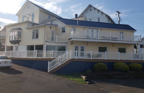 Bartlett House | Historic Hardware Inn with River Views: Suite 103