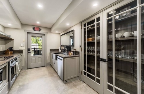 Somerset House | Historical & Quaint Renovated I-House in Downtown Somerset W/Great Walkability