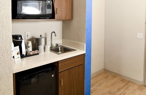 Gypsum Hotel | Holiday Inn Express Hotel & Stes Port Clinton-Catawba Island by IHG