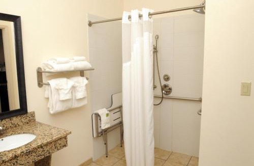 Cambridge Hotel | Holiday Inn Express & Suites Cambridge by IHG