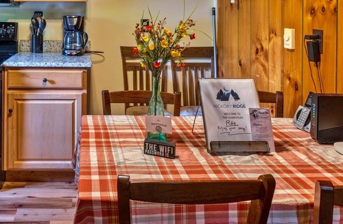 Logan Cabin | Homestead Cottage with hot tub and trails