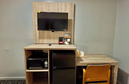 Athens Hotel | Hometown Inn Athens