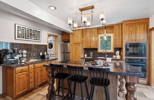 Blue River Cabin | Hot Tub + Game Lounge + Fire Pit + Mountain Views | Crown Ridge Retreat