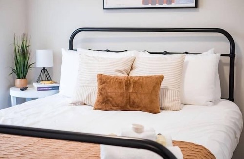 West Columbus House | Hot Tub Haven - Downtown Columbus