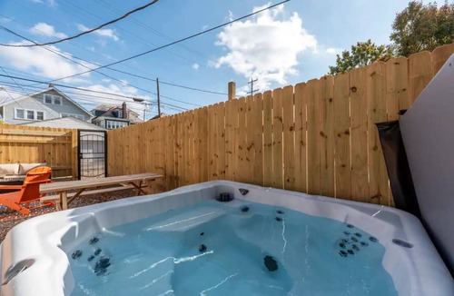 Glen Echo House | House ∙ 10 bedrooms ∙ 28 guests