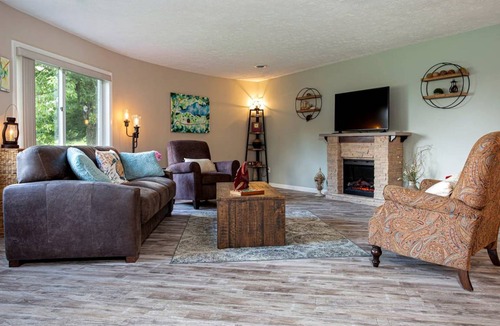 Perrysville House | House ∙ 2 bedrooms ∙ 6 guests