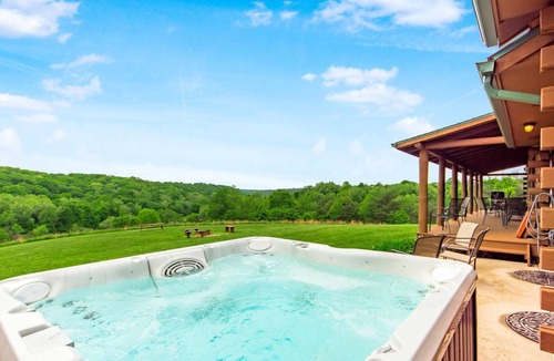 Logan House | House ∙ 7 bedrooms ∙ 30 guests