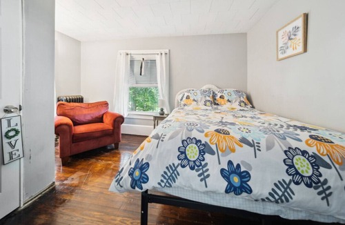 Akron House | Howard UP · Pura Vida II, 4 bedroom condo, Up