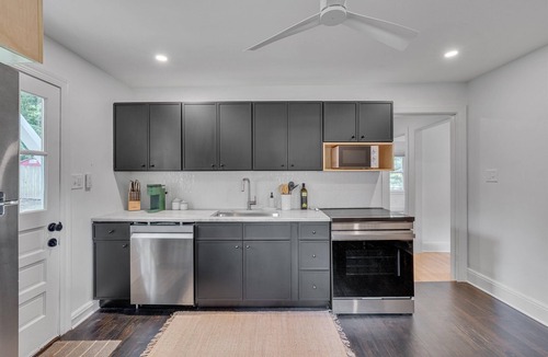 Carrboro Cottage | Ideally Located Modern Sanctuary, Newly Renovated