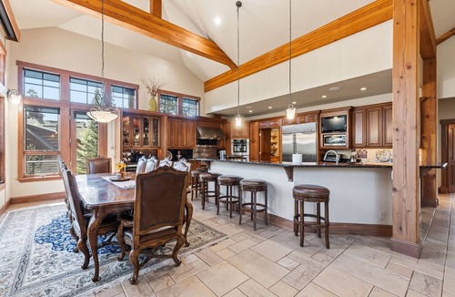 Elk Crossing House | Immaculate, Spacious, Overlooking Snake River, Golf Course View, 5 Min To Slopes