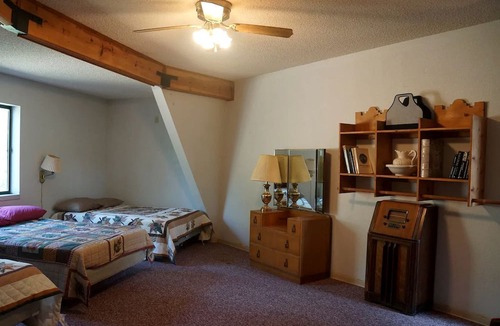 High Rolls Mountain Park Cabin | Impressive Dome for Luxury Camping near High Rolls, NM