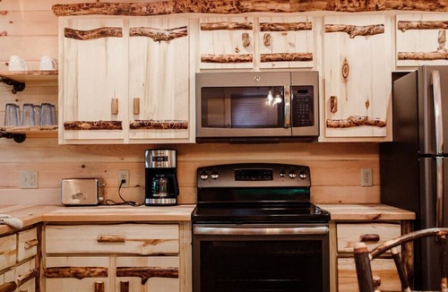 Millersburg Cabin | Incredible Treehouse with Breathtaking Views - Sleeps up to 6
