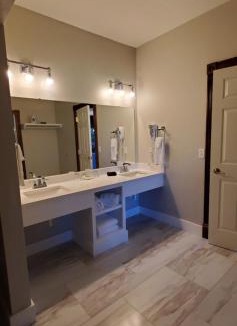 Wilmot Hotel | Inn at Amish Door