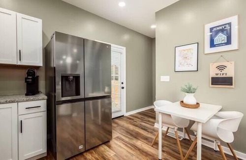 West Columbus House | Jenny's Palace In The Heart of Columbus!