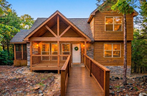 Branson West Cabin | Kid Loft & Nook, Gated Community, Pools, 4Mi to Silver Dollar City