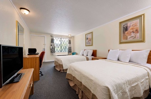Macedonia Hotel | Knights Inn Macedonia
