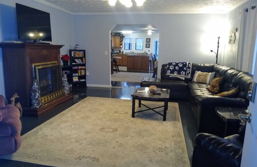 Lake Milton House | Lake Milton Ohio, Lakefront Vacation Rental, 4 Bedrooms, 3 Bath, Private Dock