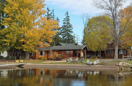 Krakow Cottage | Lakefront Cabin w/Shared Beach in Cecil!