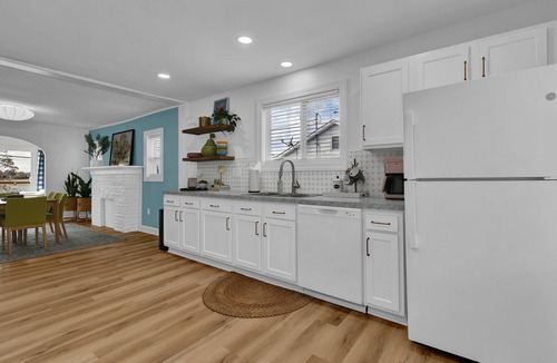 Nashport House | Lakeside Haven
