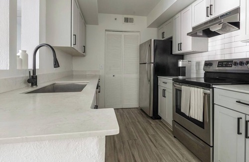 Fruitville Apartment | Landing | Beautiful 2BD, Clubhouse, Gym