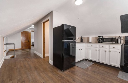 Canton Apartment | Large 1 Bedroom Loft Apartment