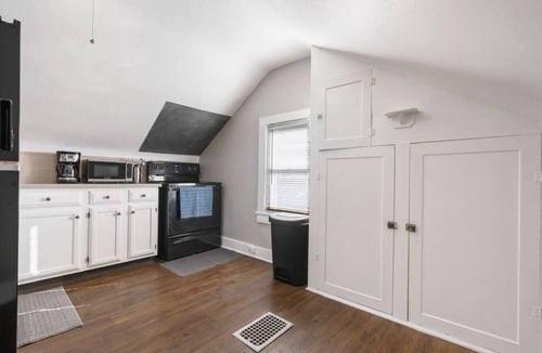 Canton Apartment | Large 1 Bedroom Loft Apartment