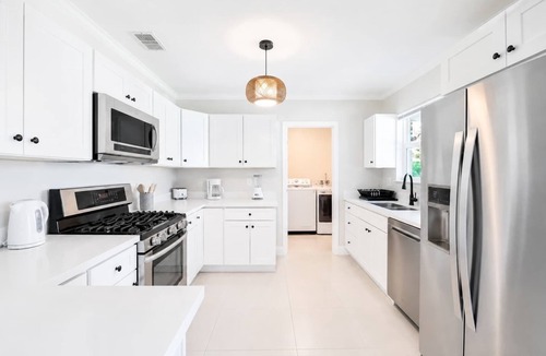 Edgewood House | Large Home with Pool | 5 Mins to Ft Lauderdale Port & Beach