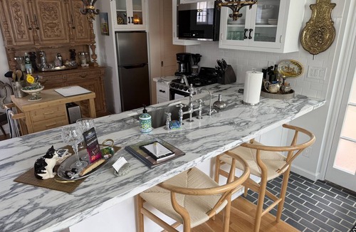 Village of La Jolla Apartment | Large Studio in heart of La jolla w/AC and huge yard. Waling distance to all
