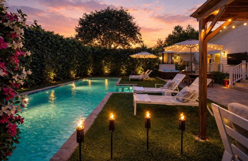Victoria Park House | Las Olas Gem: Heated Pool, Gazebo, Near the beach