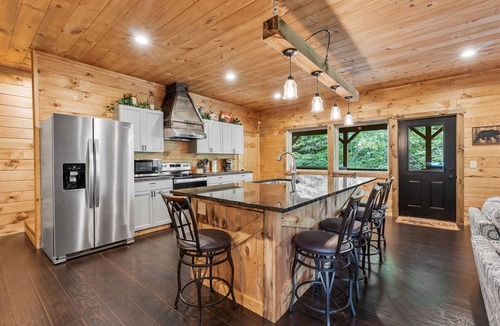McArthur Cabin | Lazy Bear Lodge by Inn & Spa at Cedar Falls