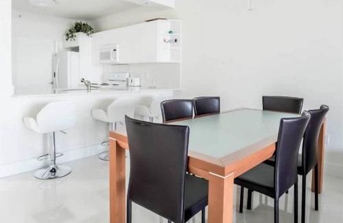 Sunny Isles Beach Apartment | Le Marina Bay 310 STR-01478