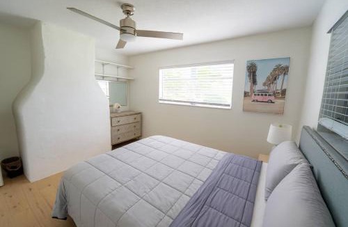 Lighthouse Point House | Lighthouse Point Poolside Retreat