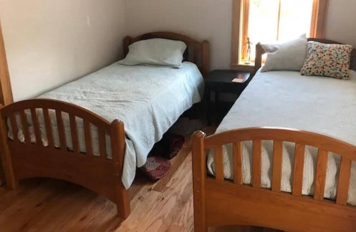 Peninsula Apartment | Located in Beautiful/historic Downtown Peninsula